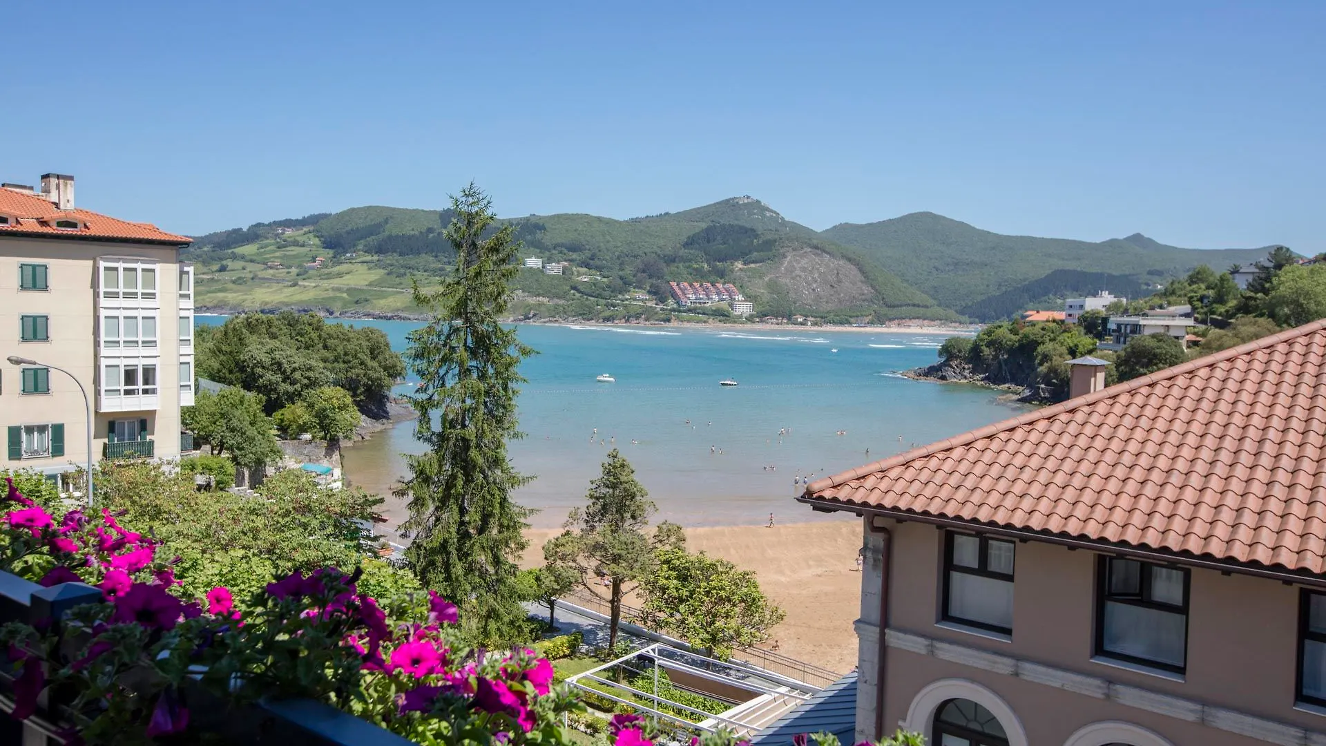 Apartamentos Mundaka 0*,