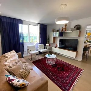 cozy-stylish-apartment.albaniahotels.org/